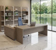 Bild 4 T45 skrivebord med sidekabinet